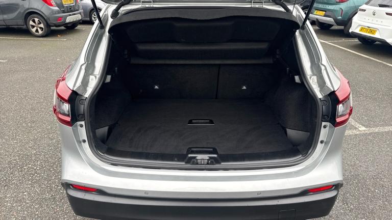 2021 Nissan Qashqai 1.3 DiG-T N-Motion 5dr Petrol Hatchback Hatchback Petrol Manual