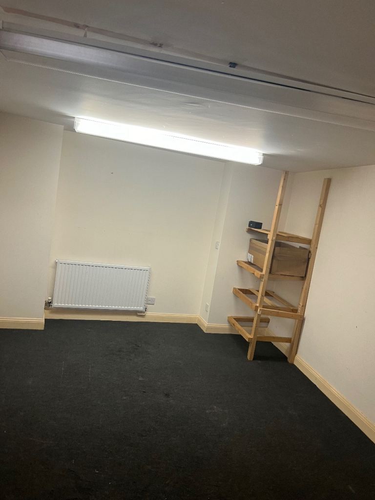 CITY CENTRE OFFICE ROOM