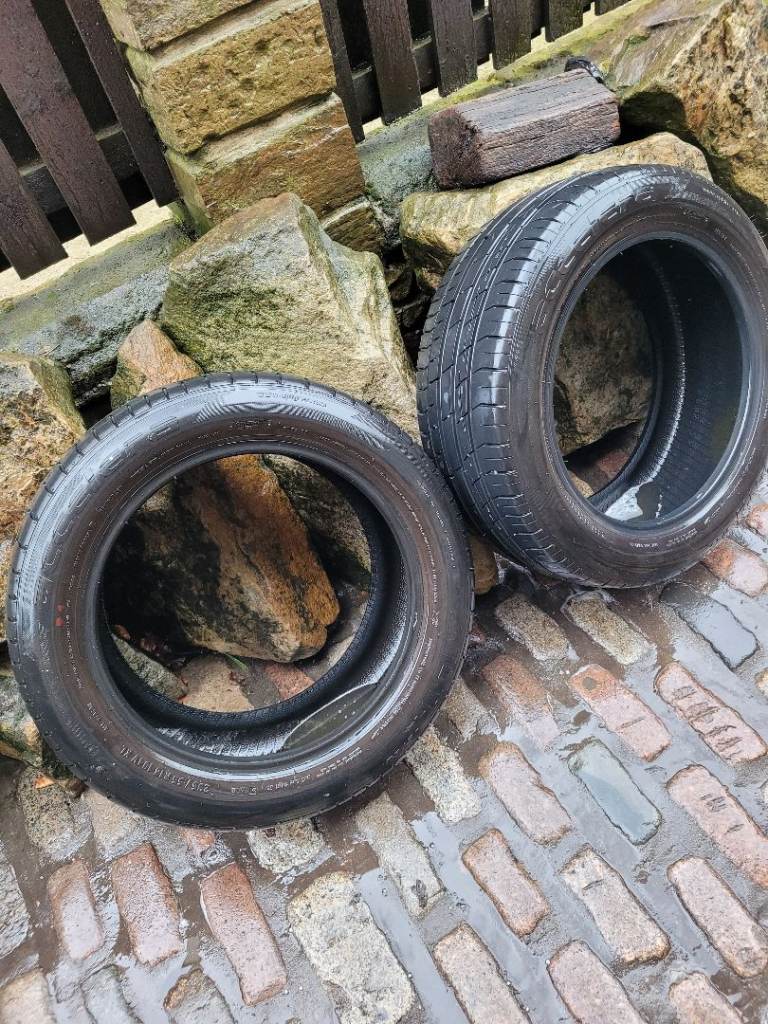 2x matching 18inch tyres size 235 55 18 Xtra load 