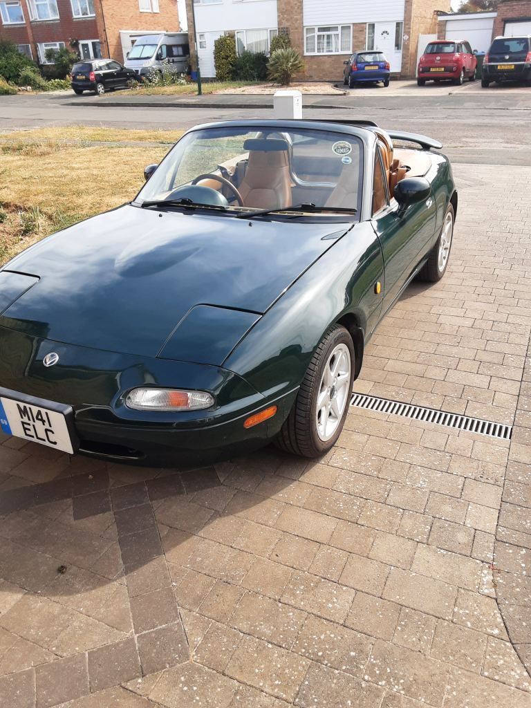 1995 Mazda MX5/Eunos V-Spec 1.8 manual - Tan upholstery & Tonneau