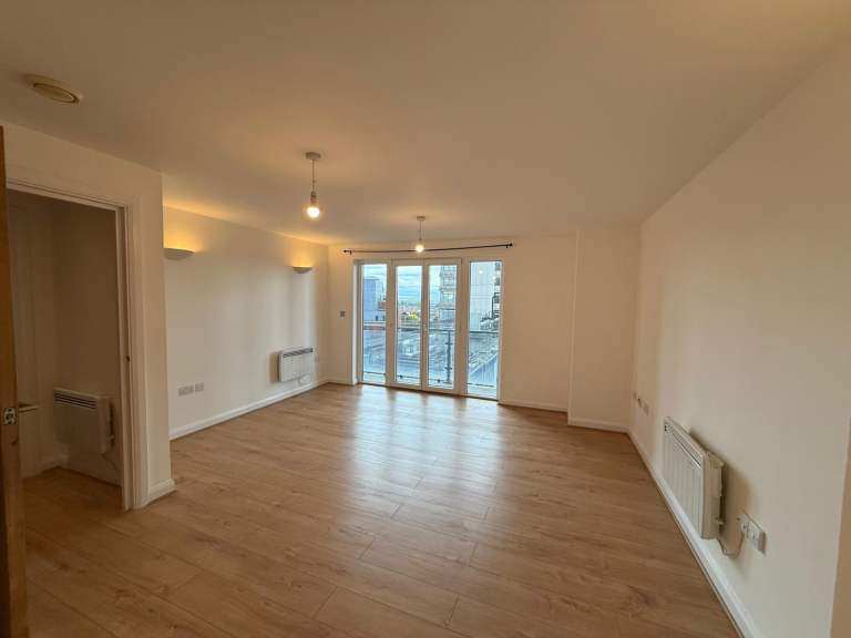 Experience urban living at its finest in this one-bedroom flat located in  Ilford, IG1