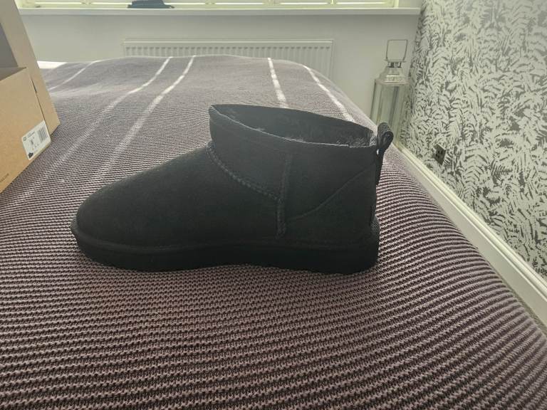 UGG ultra mini boots in a 5 brand new boxed 