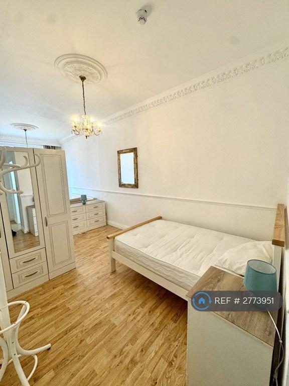 1 bedroom flat in Pearson Park, Hull, HU5 (1 bed) (#2773951)