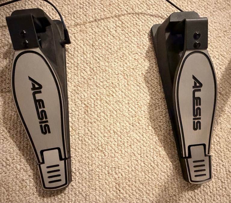 Alesis Turbo Mesh Drum Kit - Electric Drum Set | Quiet 8" Mesh Pads (inc. 2 drum sticks)