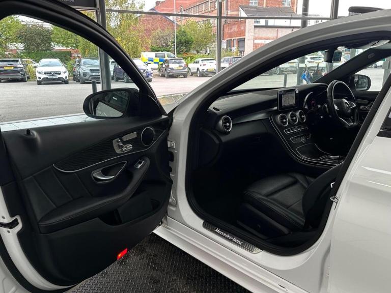 MERCEDES-BENZ C CLASS 2.1 C220d AMG Line (Premium) G-Tronic+ Euro 6 (s/s) 4dr