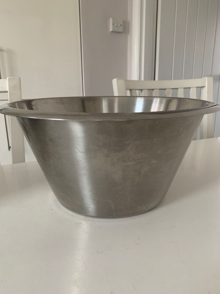 For sale 8 litre stainless steel mixing bowl