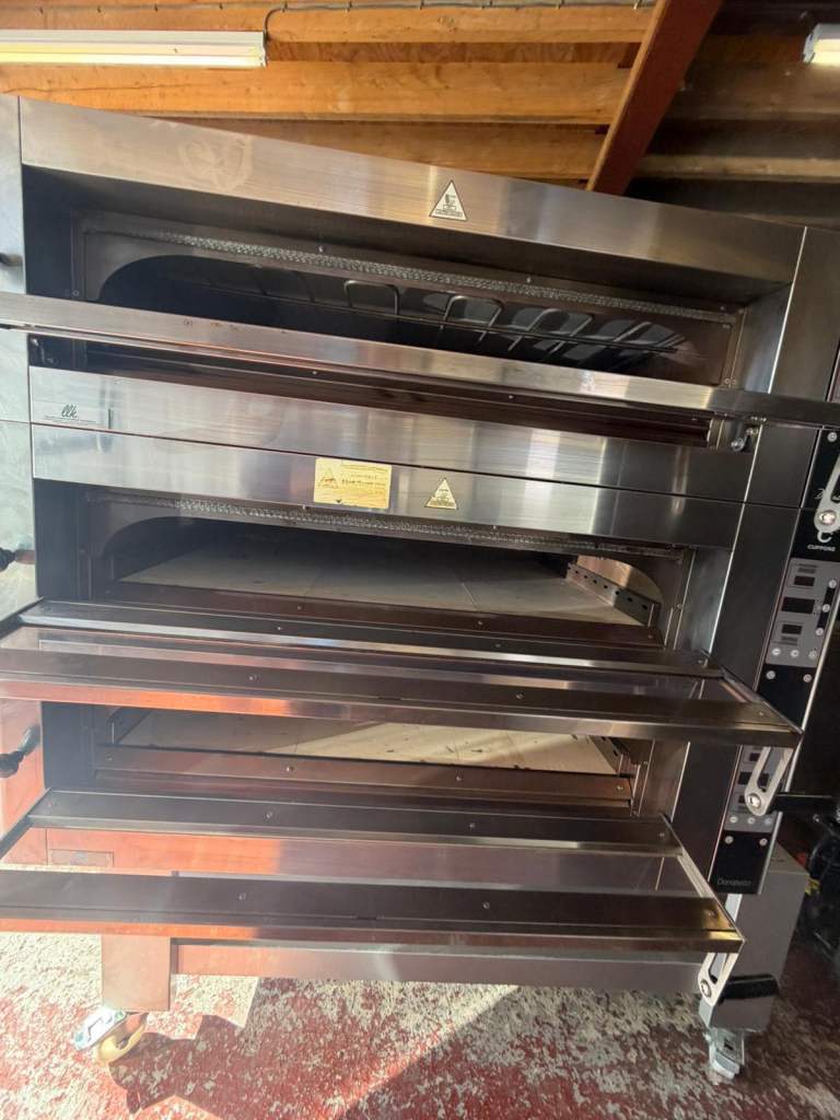 Commercial pizza oven Italian make 1 years old cafe shop restaurant 