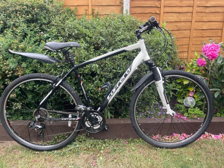 Carrera adult hybrid bike large 21” frame in great condition 