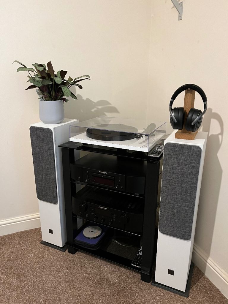 Marantz / Rega and Dali Hi Fi System