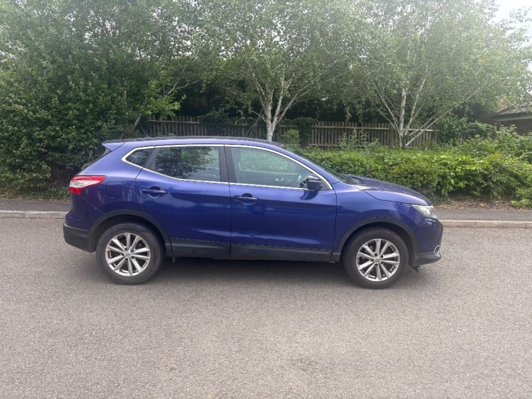 2014 14 plate Nissan Qashqai 1.2 acenta 5 door hatchback purple £1150