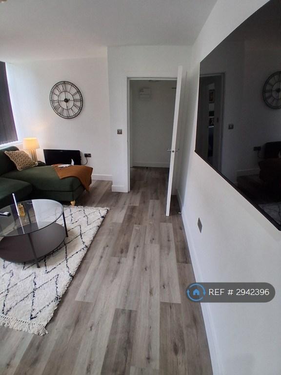 1 bedroom flat in Clarendon St, Wolverhampton, WV3 (1 bed) (#2942396)