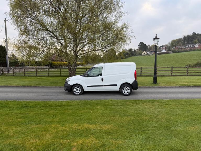 FIAT DOBLO CARGO 1.6 MULTIJET 105PS 16V L1H1 SWB VAN 67 REG ONLY 33,600 MILES
