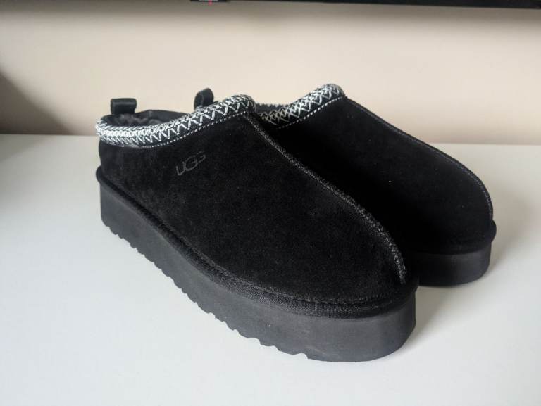 UGG Tasman Platform Slipper/Shoes – Black – Size 10/11
