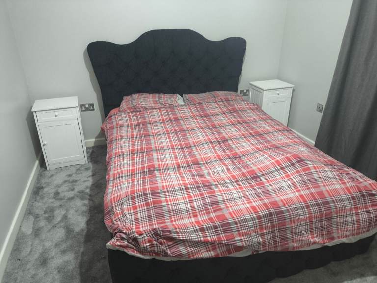 King Size Ottoman Bed with Black Tufted Headboard – AS GOOD AS NEW