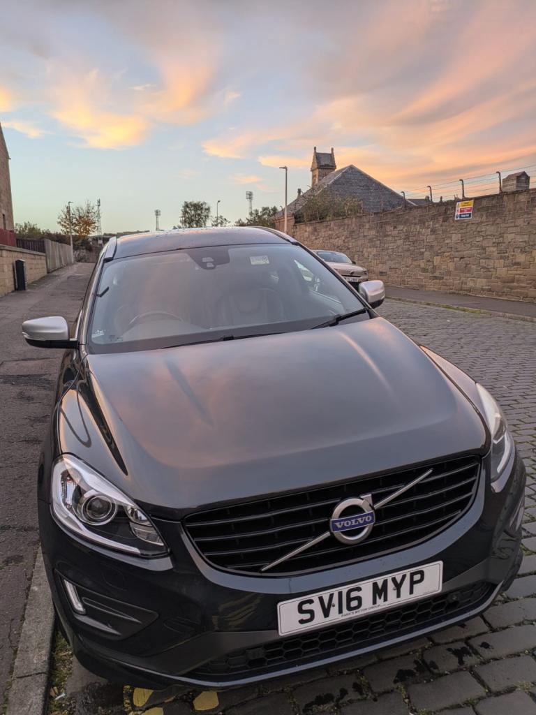 Volvo, XC60, R Design LUX AWD D4 Auto