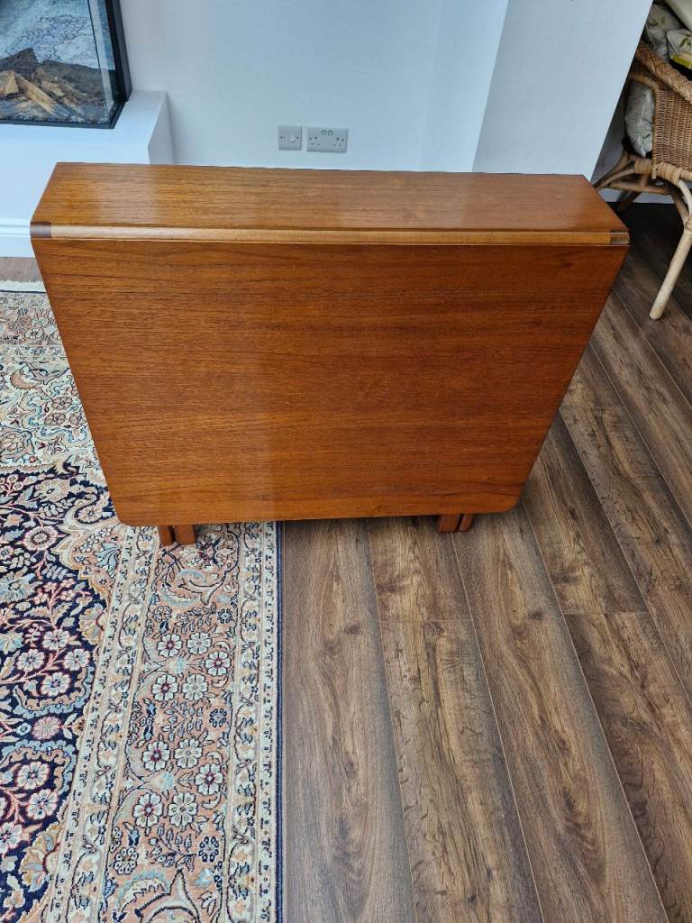 Jentique Mid Century drop leaf Dining Table and 5 chairs