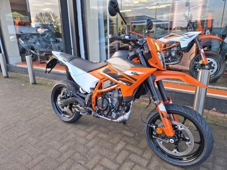 KTM 125 SMC R Supermoto. NEW 2025 Model IN STOCK NOW
