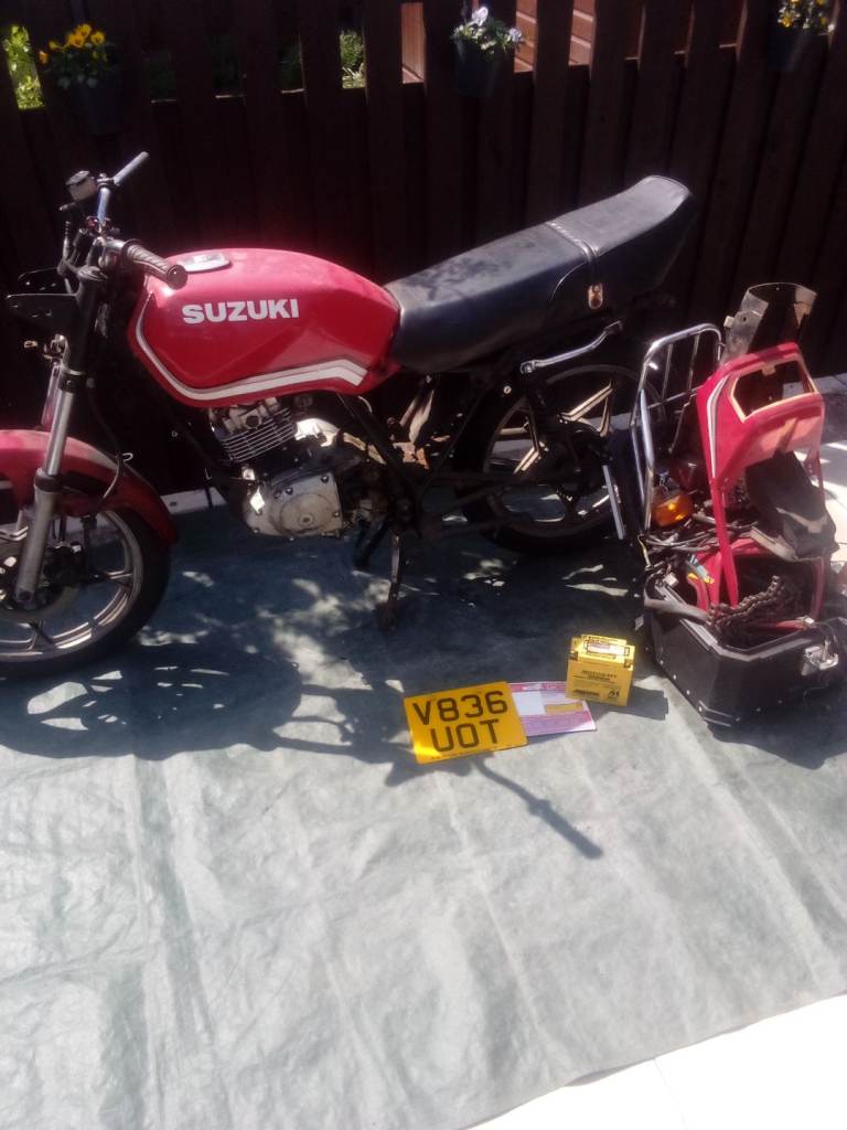Suzuki GS 125 project (spares or repair) 