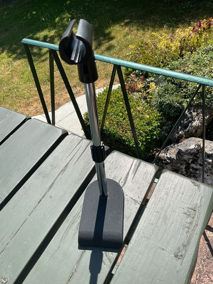 DESKTOP ADJUSTABLE MICROPHONE STAND./ Bass drum  ( very heavy ) LOCAL PICKUP ONLY