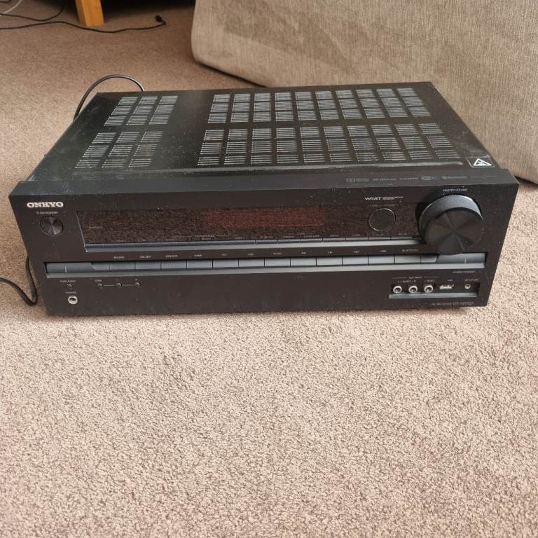 Onkyo TX-NR535 surround sound receiver 