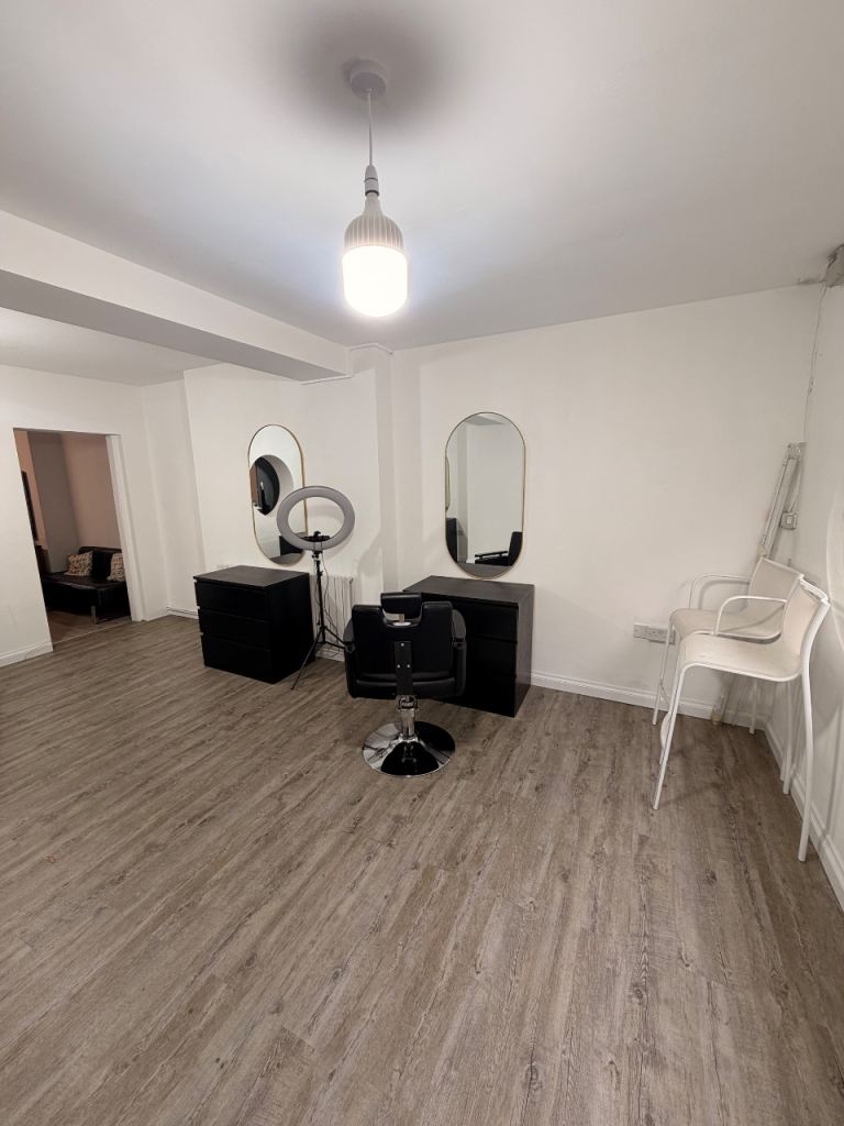 Beauty space/nails/hair/lashes/aesthetics/wax/