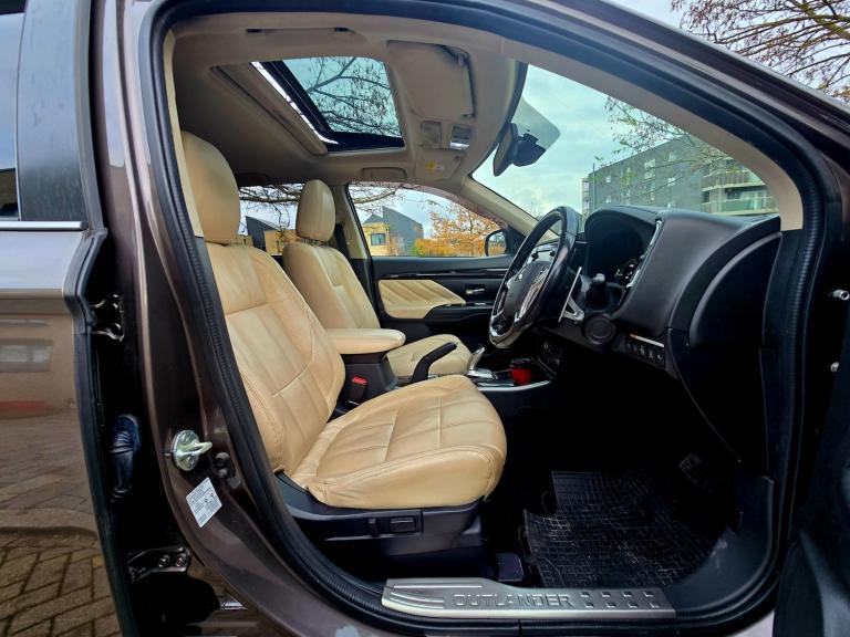 2018 Mitsubishi Outlander 2.0 PLUG-IN HYBRID 1YEAR MOT HPI CLEAR NEWLY SERVICED 3 MONTHS WARRANTY...