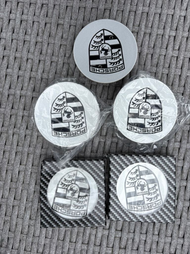 Porsche centre wheel caps