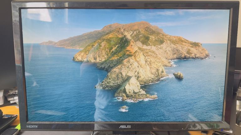 ASUS Computer Monitor with HDMI – Good Condition
