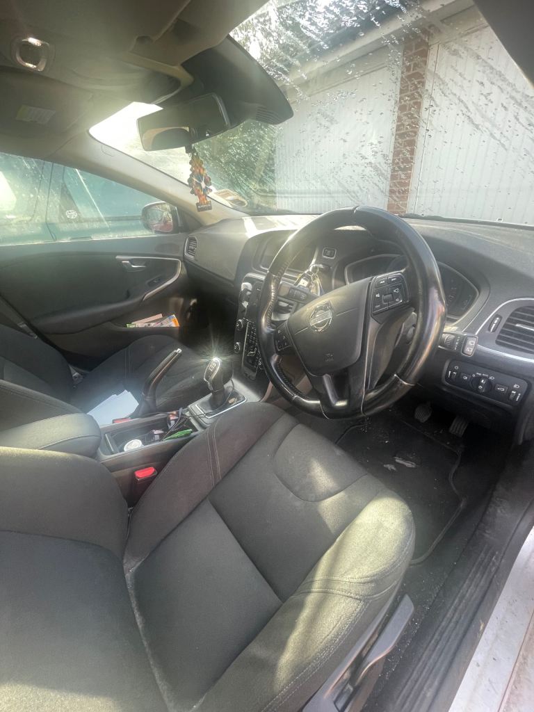 2012 Volvo V40 D2 ES Diesel - Full Panoramic Roof, SH, Cambelt, Just Serviced!