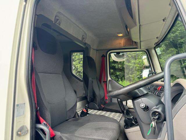 2015 DAF LF 180 E6 12 Ton crew cab 17ft6 box cantilever tail-lift air suspension