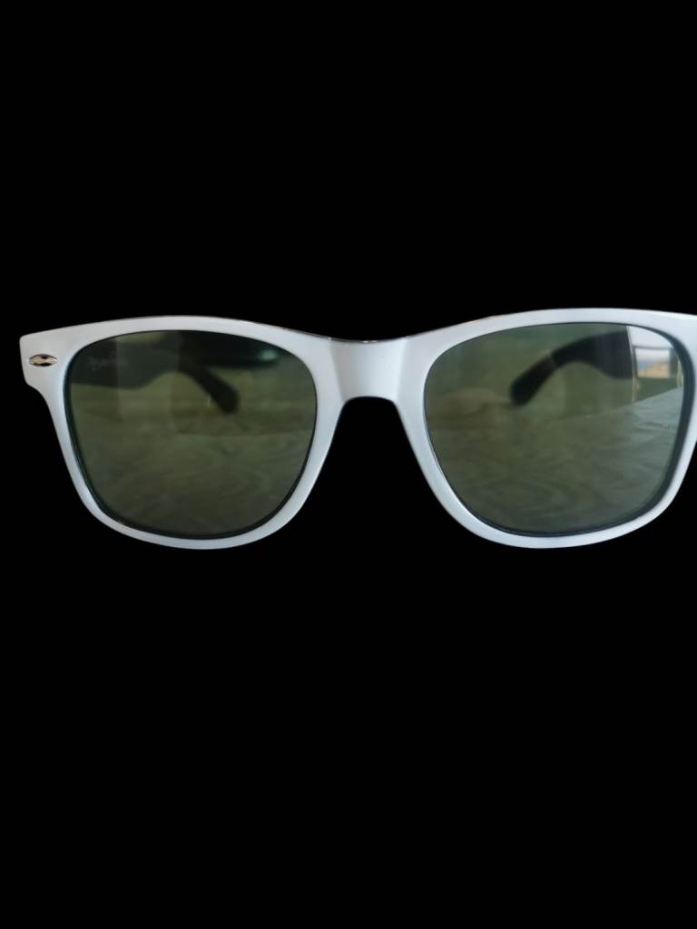 White Rayban wayfarers with box 