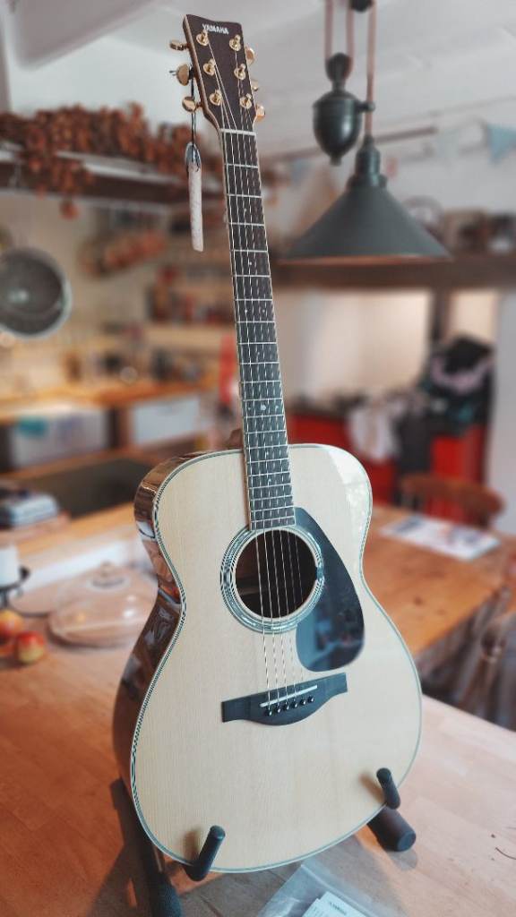 Yamaha LS6 Electro Acoustic Guitar Brand new with soft case
