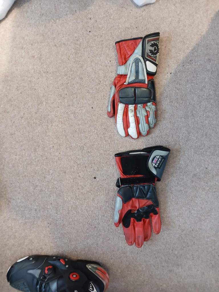 Motorcycle gloves 