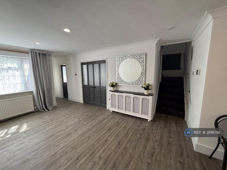 3 bedroom house in Kingsway, Berkshire, RG4 (3 bed) (#2891792)