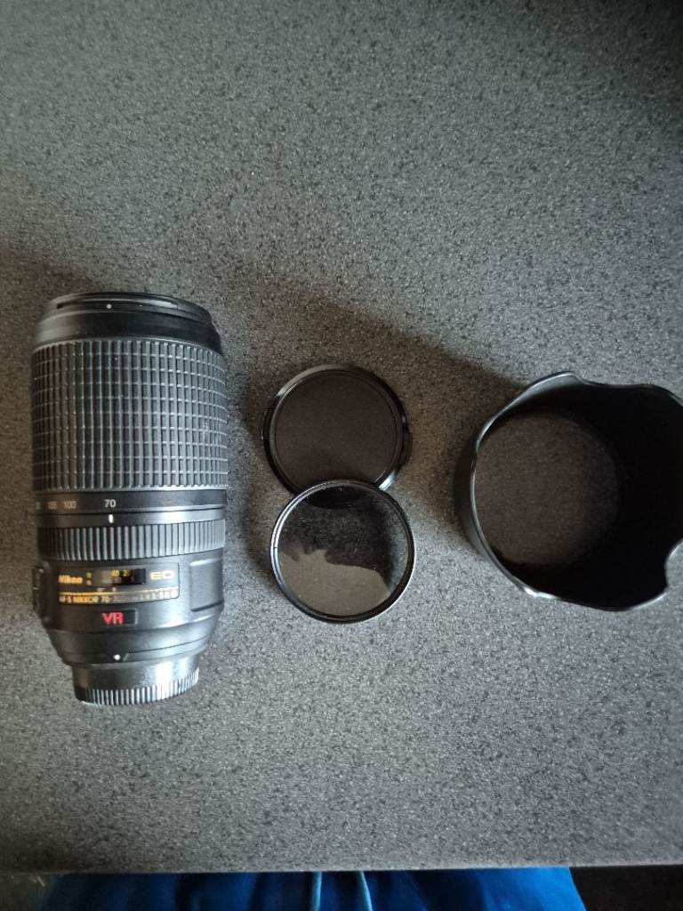 Nikon 70-300mm AF-S NIKKOR VR Lens – Good Condition, with Hood