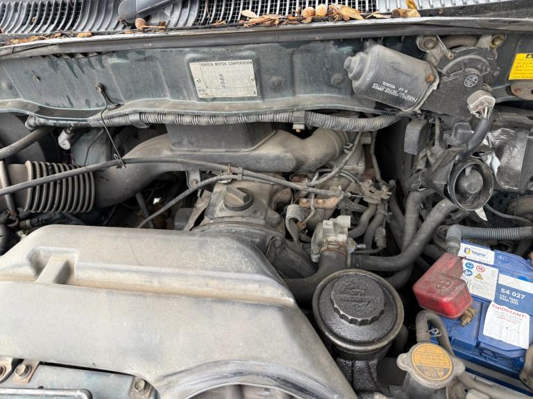 2001 Toyota HiAce 2.4D MANUAL GREEN PANEL VAN DIESEL Manual