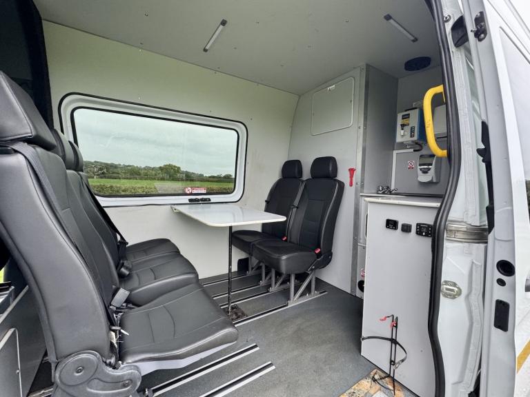 MERCEDES-BENZ SPRINTER 315 L2 2.0 CDI L2 MWB WELFARE VAN WITH TOILET White Manu