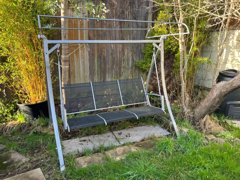 Sturdy Three Seater Garden Swing 