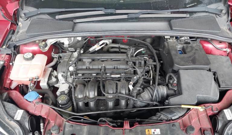 2014 FORD FOCUS TITANIUM NAVIGATOR 1596cc PETROL AUTOMATIC 6 Speed 5 DOOR HATCHBACK