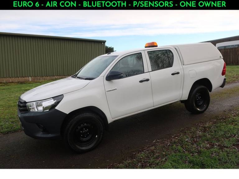 2020 Toyota Hilux 2.4 D-4D Active Pickup Double Cab 4dr Diesel Manual 4WD Euro 6 (s/s) (150 p Pic...