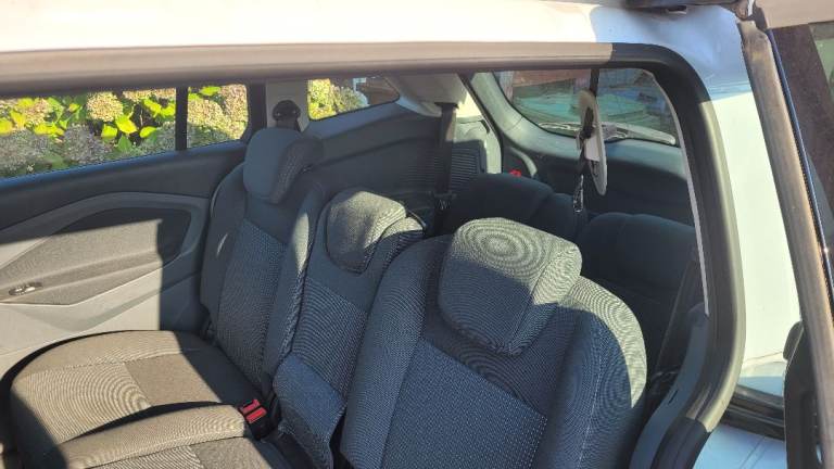 Ford, GRAND C-MAX, MPV, 2013, Manual, 1560 (cc), 5 doors 7 seater