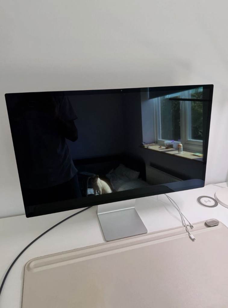 Apple Studio Display 27" with Standard Glass (Tilt-Adjustable Stand)