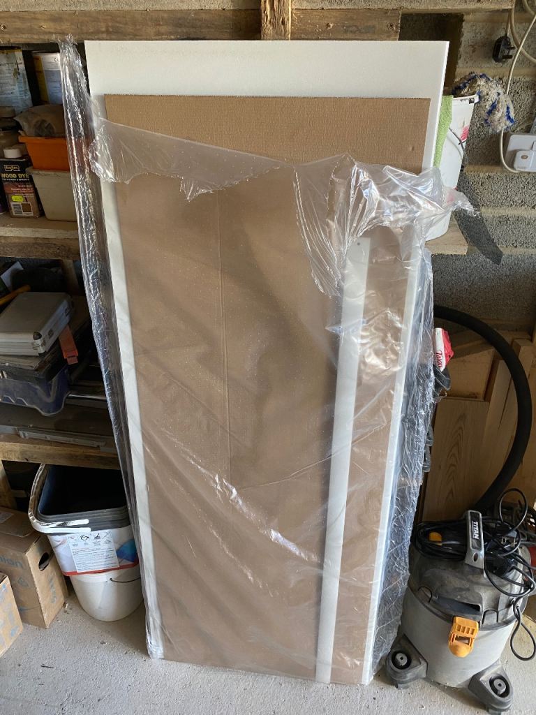 Matt white worktop 