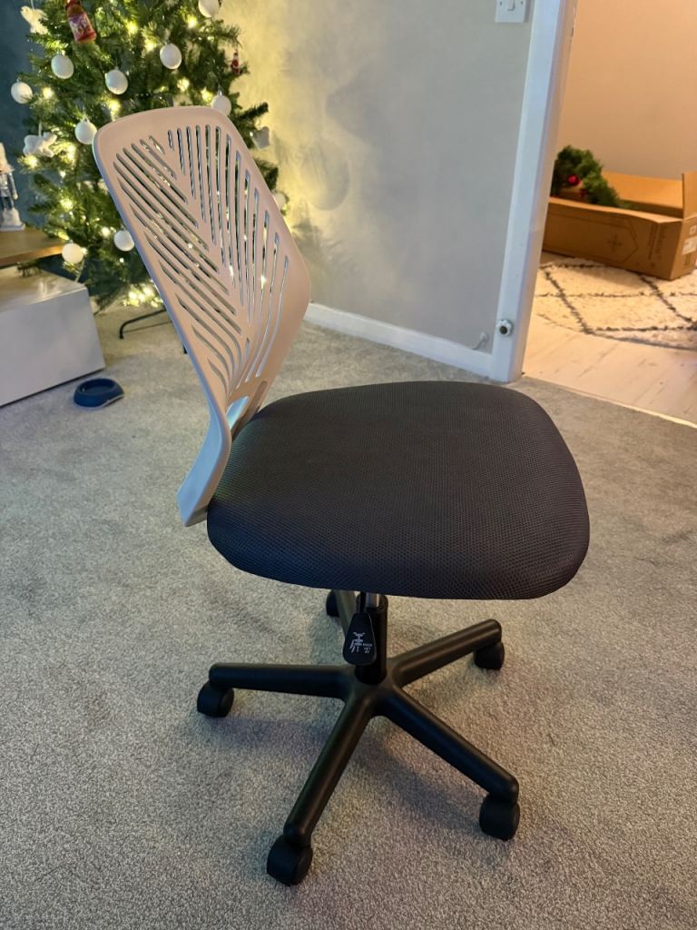 Desk chair 