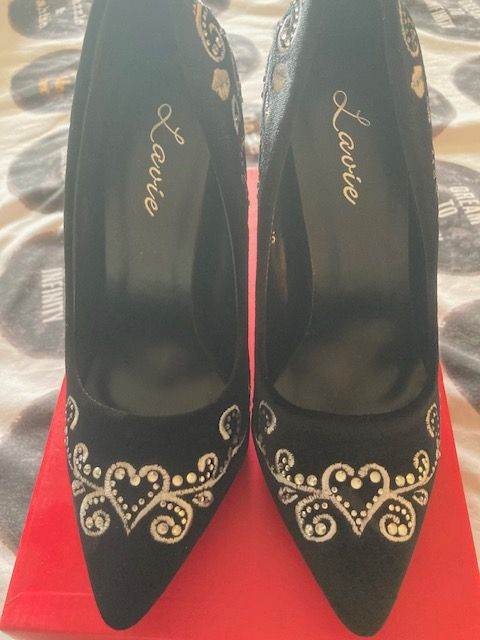 Unbranded Black Embroidered High Shoes Size 3