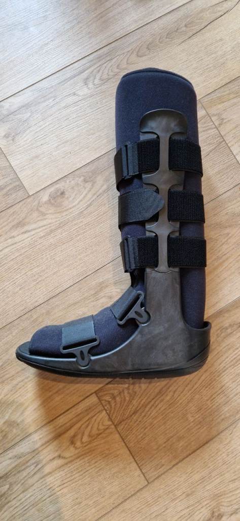 Medical Walking Boot / Ankle Brace – Good Condition
