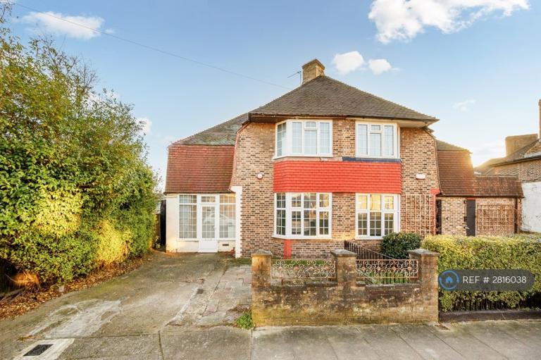 4 bedroom house in Foxglove Street, London, W12 (4 bed) (#2816038)