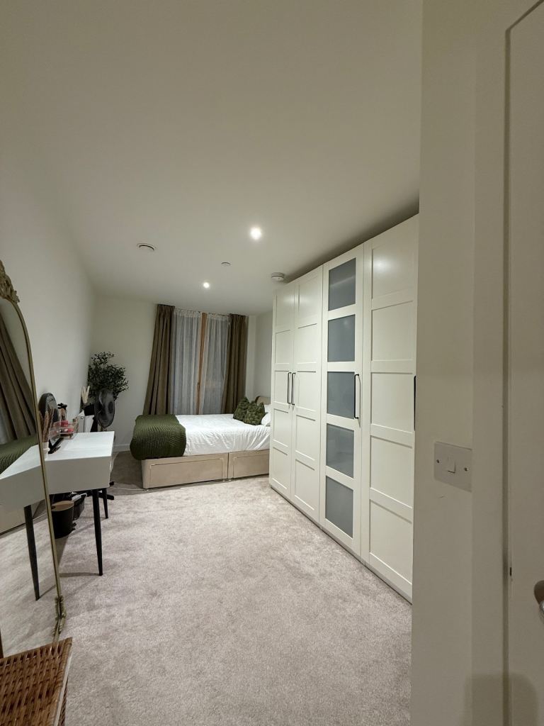 Large 1 bed for your 2 bed - Islington 