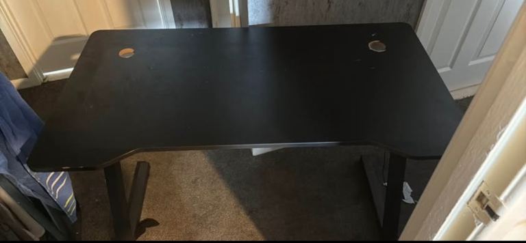 Black Gaming Desk with Cable Management Holes – Good Condition