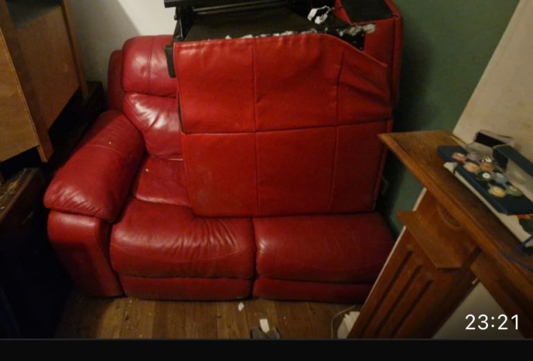 Heavy leather 3 seater sofa settee metal recliner, delivery is possible 